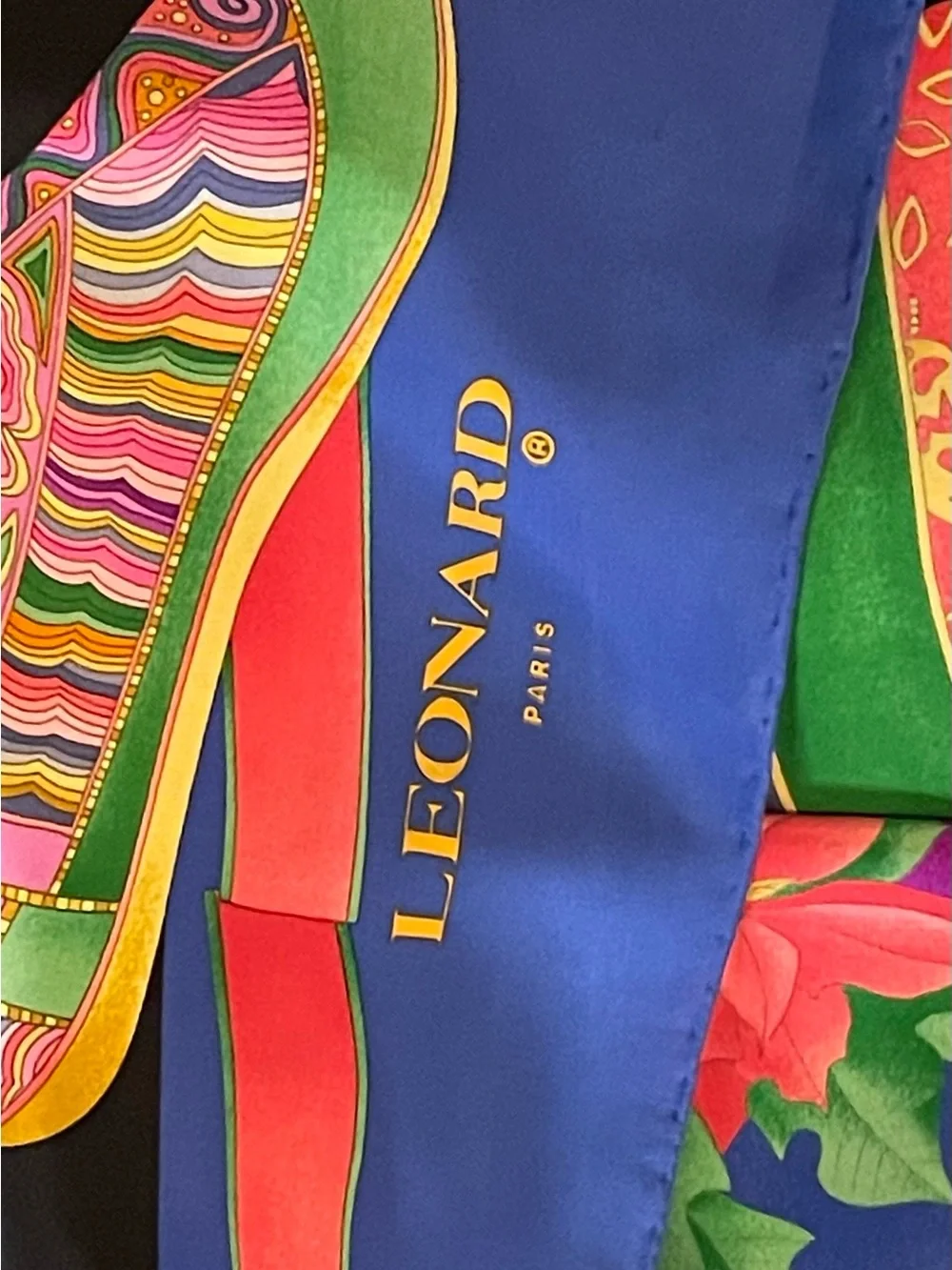 Stunning Rare Leonard Paris Scarf Silk Florescent Holiday Print 34 In Exc Cond